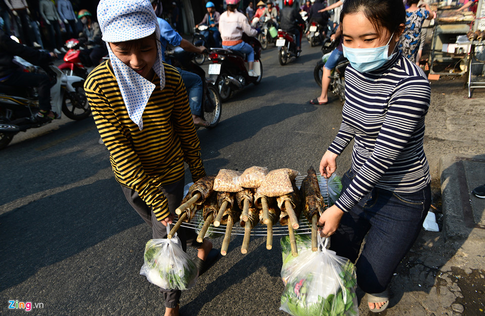 Chủ quán Sài Gòn nướng 3.000 cá lóc bán ngày Thần Tài